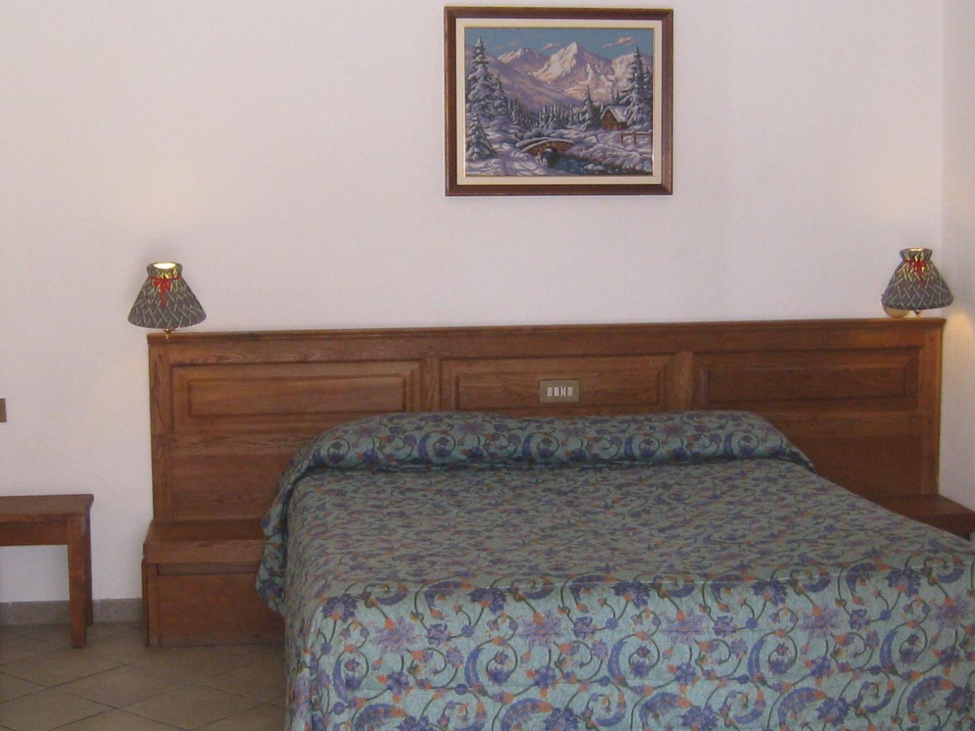 Hotel Villa Plinia Pragelato Bagian luar foto