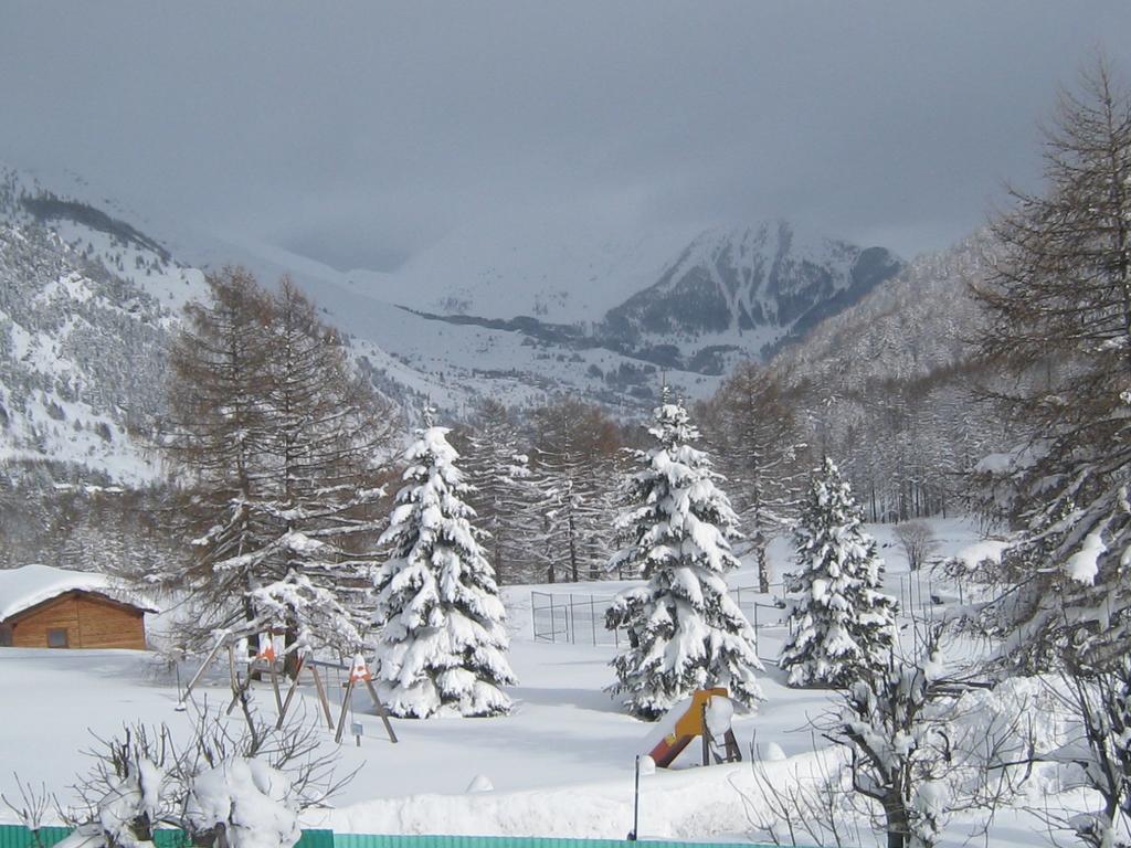Hotel Villa Plinia Pragelato Bagian luar foto