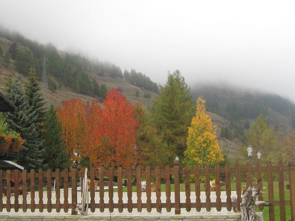 Hotel Villa Plinia Pragelato Bagian luar foto