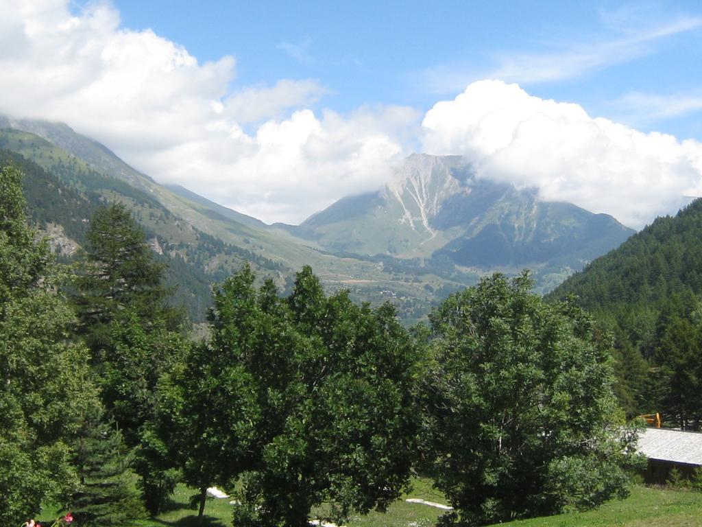 Hotel Villa Plinia Pragelato Bagian luar foto