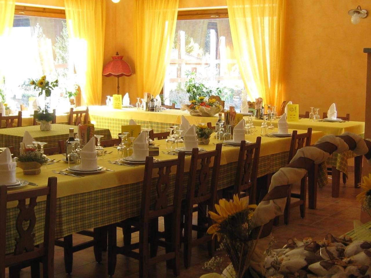 Hotel Villa Plinia Pragelato Bagian luar foto